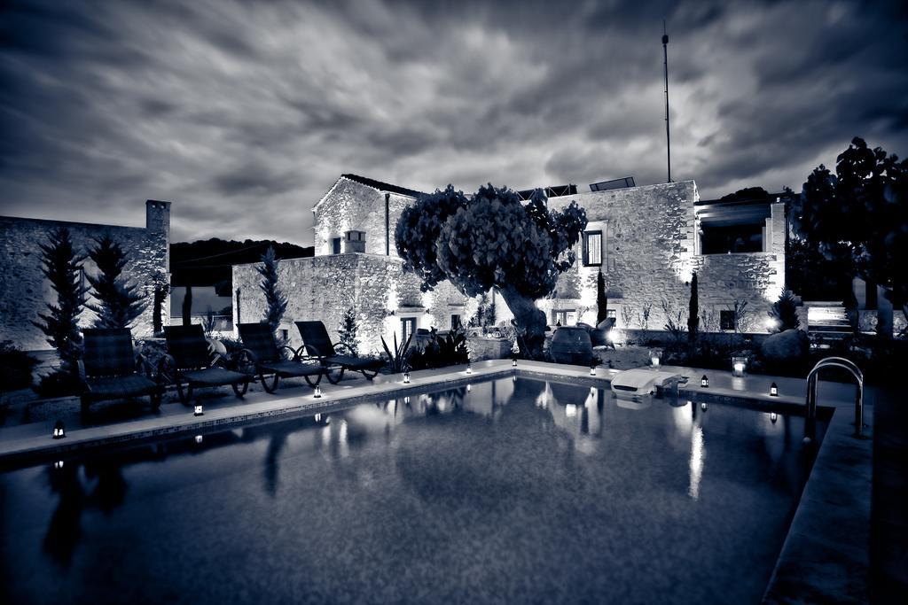 Arcus Suites Aryiroúpolis Exteriör bild